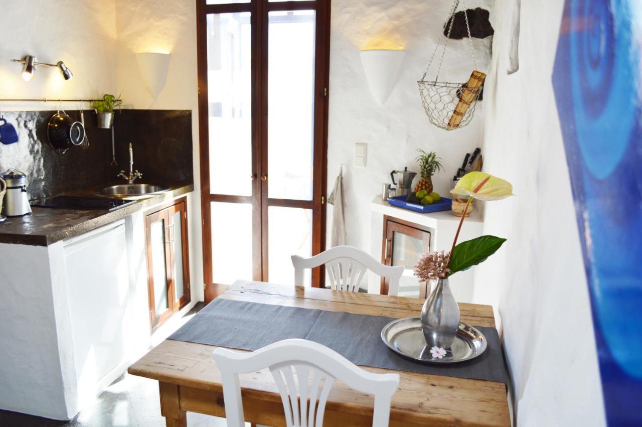 Stylish Getaway With Secluded Patio In Lava Finca Uga Ngoại thất bức ảnh